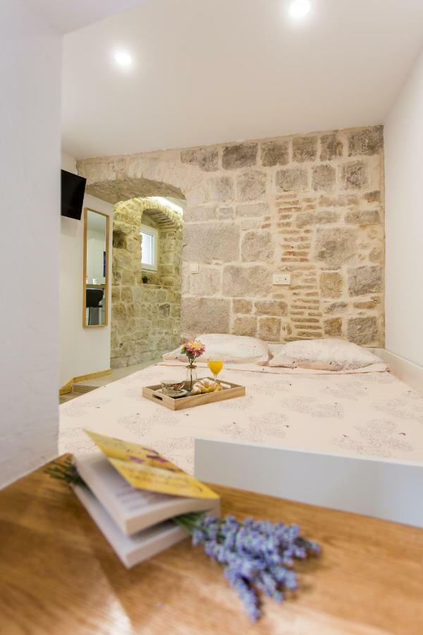 Studio Apartman "Brce" คาชเตลา ภายนอก รูปภาพ