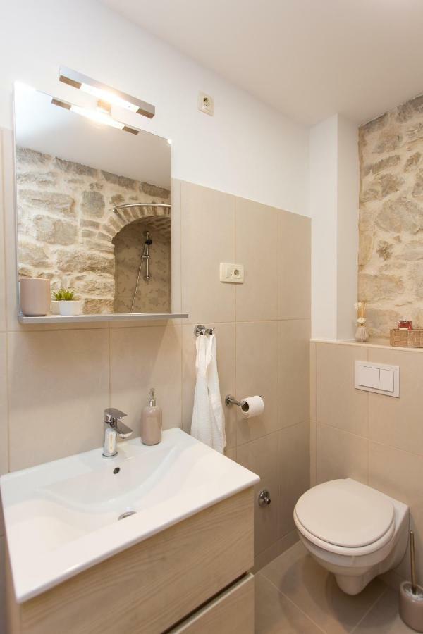 Studio Apartman "Brce" คาชเตลา ภายนอก รูปภาพ